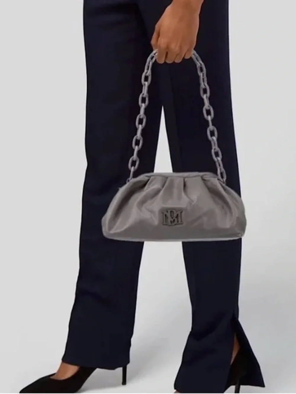Badgley Mischka Gray Gathered Leather Clutch with Chain.🩶